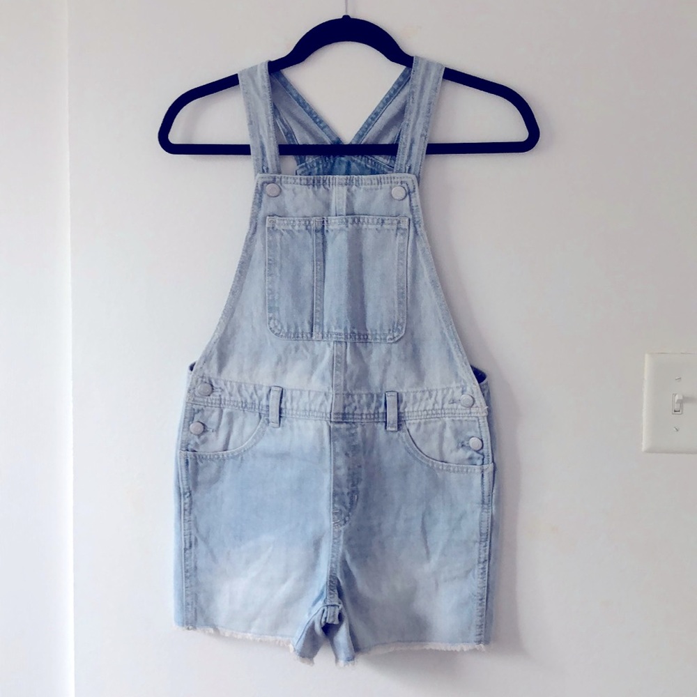 🐝5/$25🐝 NWOT Old Navy denim overalls shorts size 10